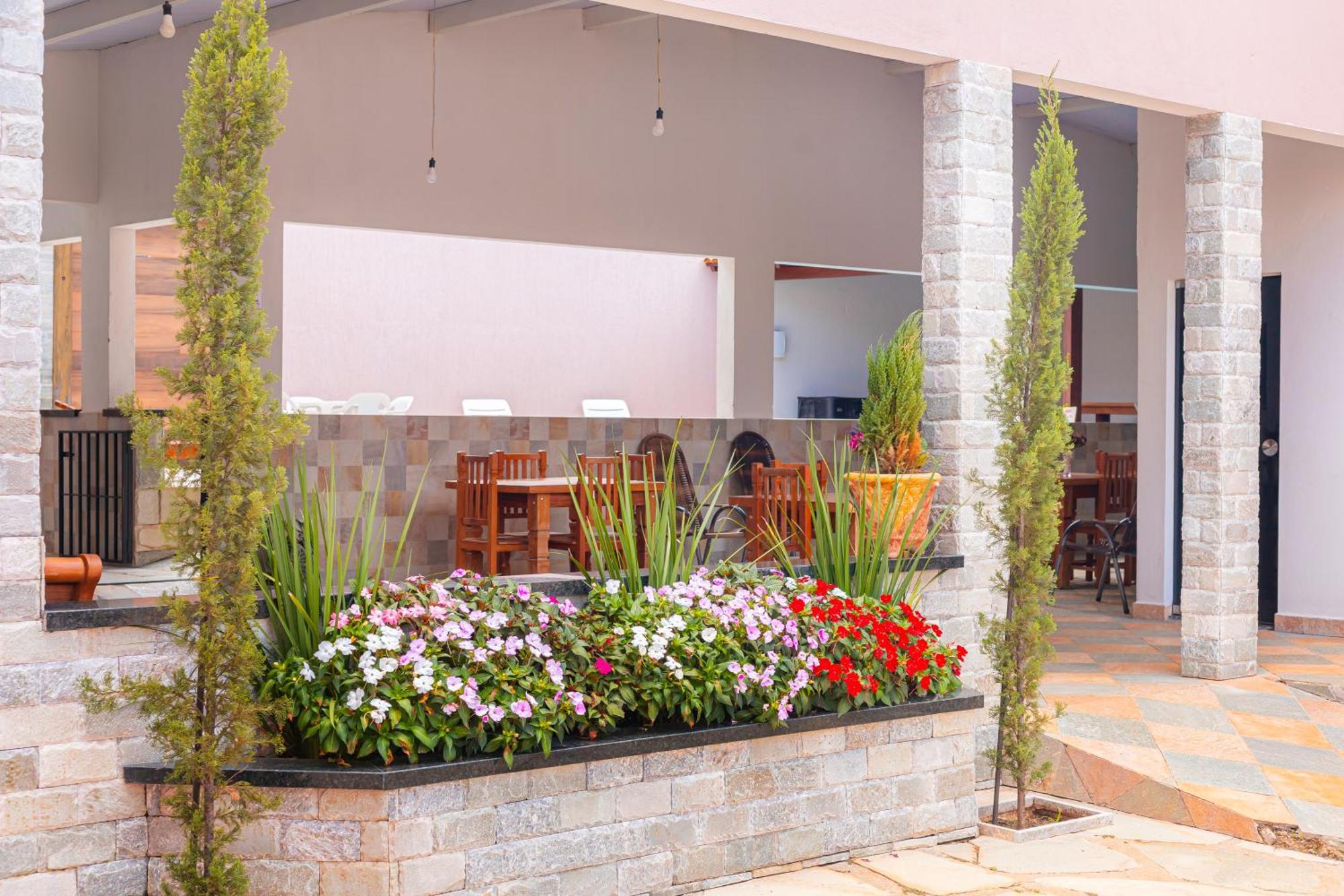 Pousada Meia Lua Pirenopolis Exterior photo